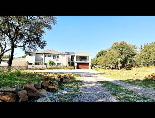 5 BEDROOM HOUSE FOR SALE IN LEEUWFONTEIN ESTATE